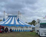 Wolken über'm Circus.png