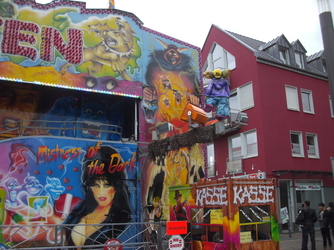011 Halloween Rasch alt auf der Kirmes Xanten 2014.jpg 011 Halloween Rasch alt auf der Kirmes Xanten 2014.jpg
