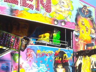 010 Halloween Rasch alt auf der Kirmes Rees 2014.jpg 010 Halloween Rasch alt auf der Kirmes Rees 2014.jpg