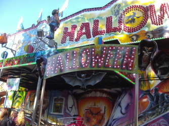 020 Halloween Rasch alt auf der Kirmes Rees 2014.jpg 020 Halloween Rasch alt auf der Kirmes Rees 2014.jpg