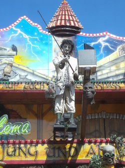 013 Geister Villa Großkirmes Kleve 2016.jpg