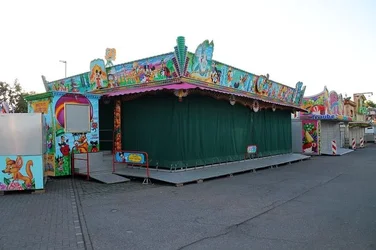 Aufbau Bonn Beuel Putzchens Markt 2015 Aufbau Seite 4 Kirmesforum De