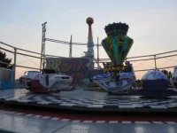 ai182.photobucket.com_albums_x168_Reyzer666_Kirmes_202011_RheinkirmesDdorf_Aufbau_IMG_3063.webp