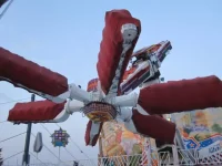 ai182.photobucket.com_albums_x168_Reyzer666_Kirmes_202011_RheinkirmesDdorf_Aufbau_IMG_3088.webp