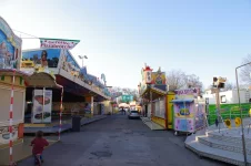 ai182.photobucket.com_albums_x168_Reyzer666_Kirmes_202012_Palmkirmes_Aufbau_Aufbau_IMGP3371.webp