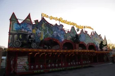 ai182.photobucket.com_albums_x168_Reyzer666_Kirmes_202012_Palmkirmes_Aufbau_Aufbau_IMGP3453.webp