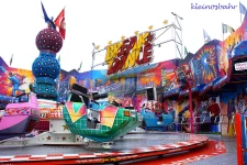 awww.sh_kirmes.de_Foto_albums_D_FCsseldorf_Flingern_20Sch_FCtz7b5d0e62816ddad3040f997da37961c1.webp