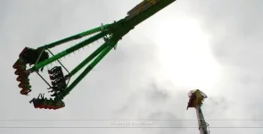 ai1188.photobucket.com_albums_z418_kermis2011_Dusseldorf_20draai_DSC_0070.webp