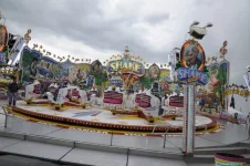 ai531.photobucket.com_albums_dd352_TheMikka123_Rheinkirmes_202011__DSC1431.webp
