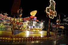 ai531.photobucket.com_albums_dd352_TheMikka123_Rheinkirmes_202011__DSC1738.webp