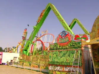 Düsseldorfer Rheinkirmes 2013 aufbau teil 4 (33) (800x600).webp