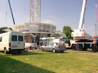 Düsseldorfer Rheinkirmes 2013 aufbau teil 4 (47) (800x600).webp