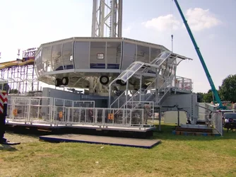 Düsseldorfer Rheinkirmes 2013 aufbau teil 4 (50) (800x600).webp