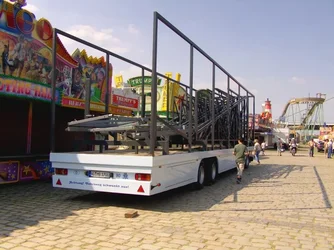 Düsseldorfer Rheinkirmes 2013 aufbau teil 4 (64) (800x600).webp