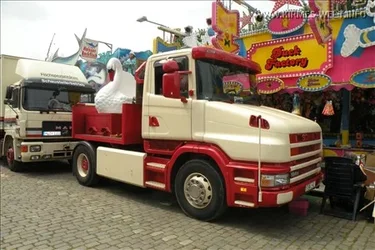 Duesseldorf Rheinkirmes, Aufbau 10.07.2013 086.webp