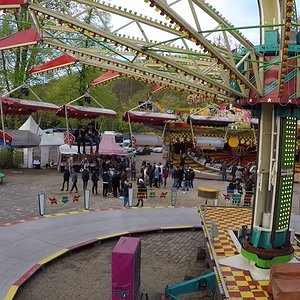 Hollywood Star - Klinkerfuss (Onride) Osterkirmes Düsseldorf Grafenberg 2017 - YouTube